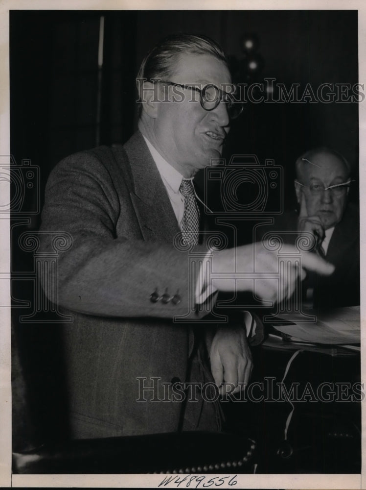 Load image into Gallery viewer, 1939 Press Photo Federal Housing Administrator Stewart McDonald - nee94634
