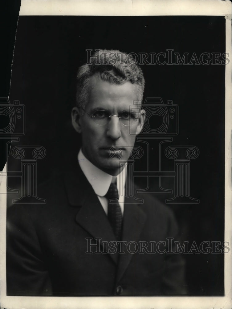 1924 Press Photo Dr. Hull Developed An Apparatus to Investigate Phenomena