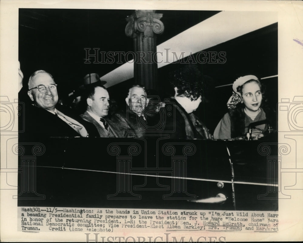 1948 Press Photo President Truman with his family at Union Station - nee94730