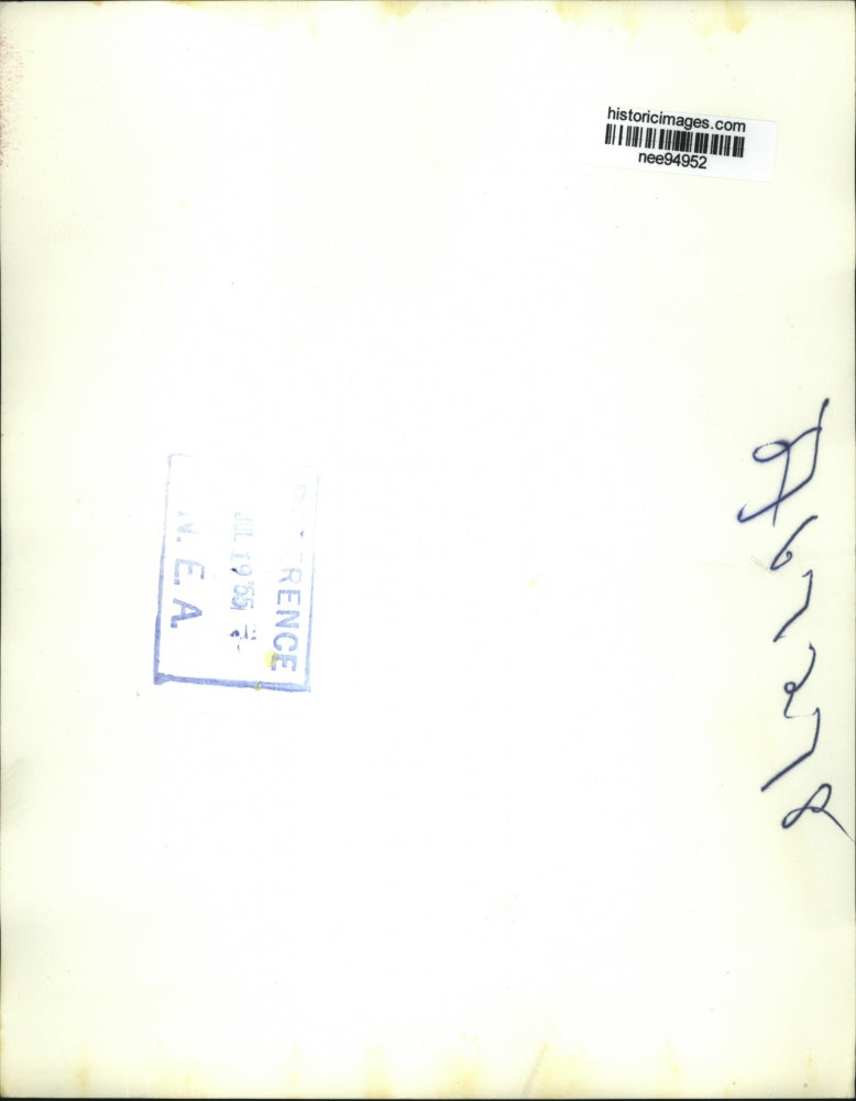 1955 Press Photo President Eisenhower inspects torpedo during tour - nee94952