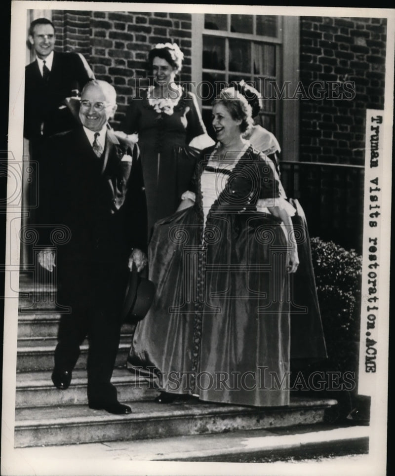 Load image into Gallery viewer, 1953 Press Photo Truman visits restoration - nee95005
