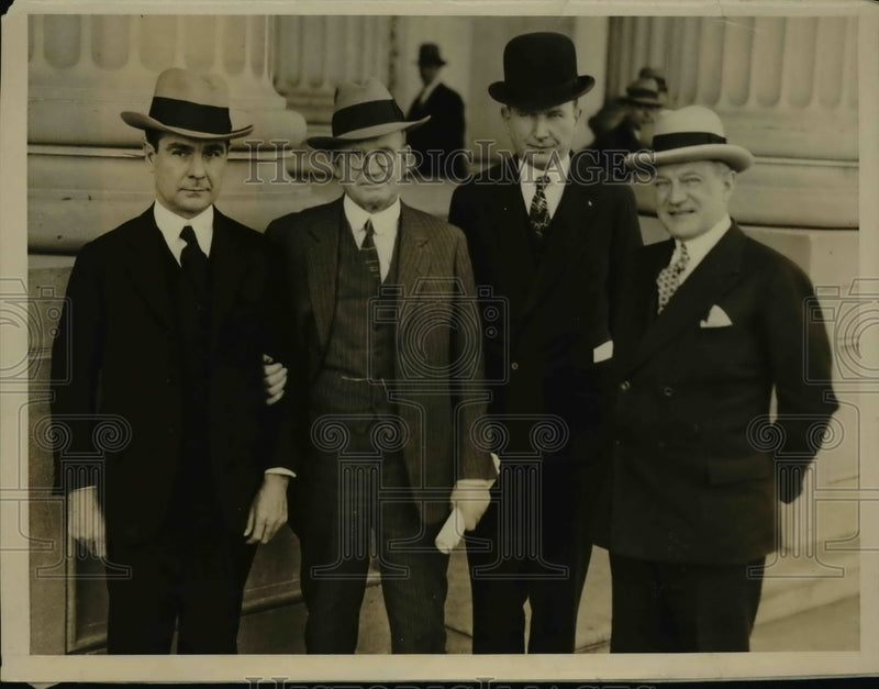 Load image into Gallery viewer, 1928 Press Photo Committee of Senators investigate condition in Coal Strike Area
