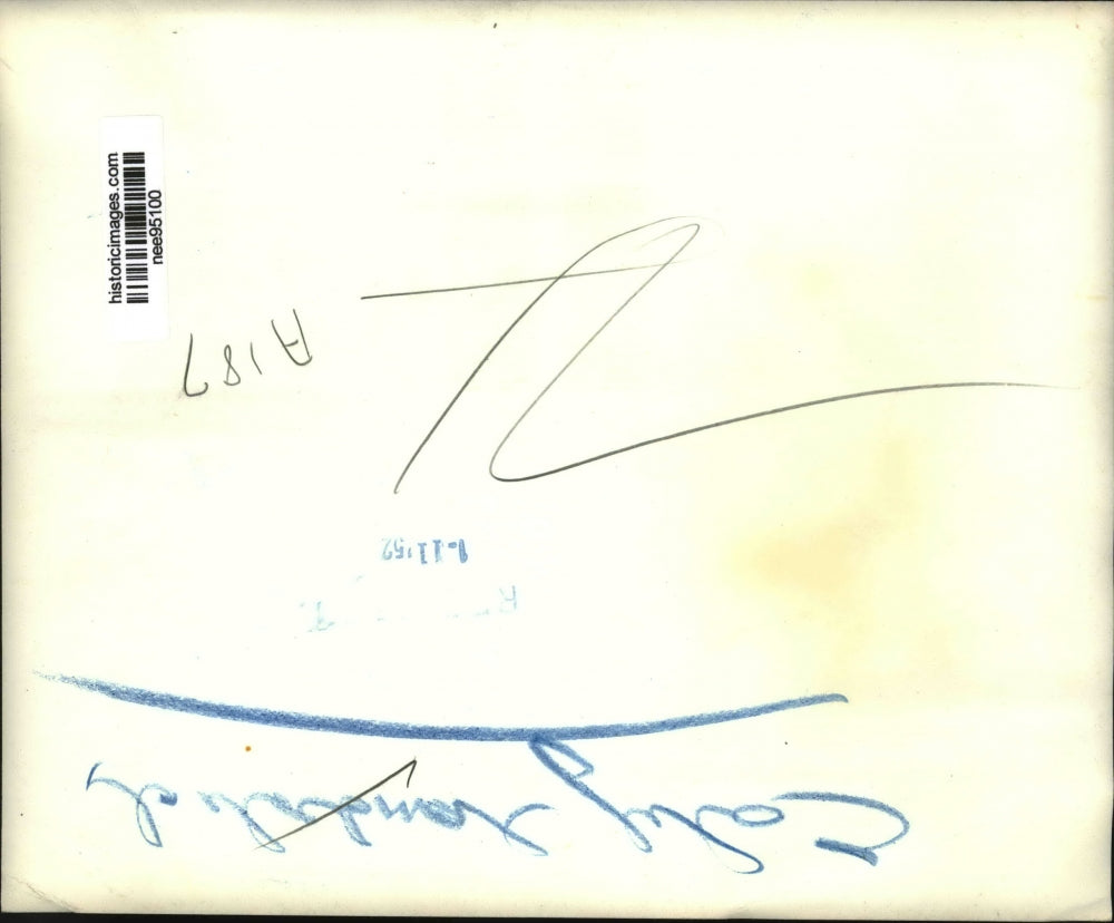 1952 Press Photo Morton Kramer & construction engineer inspect Kramers new house