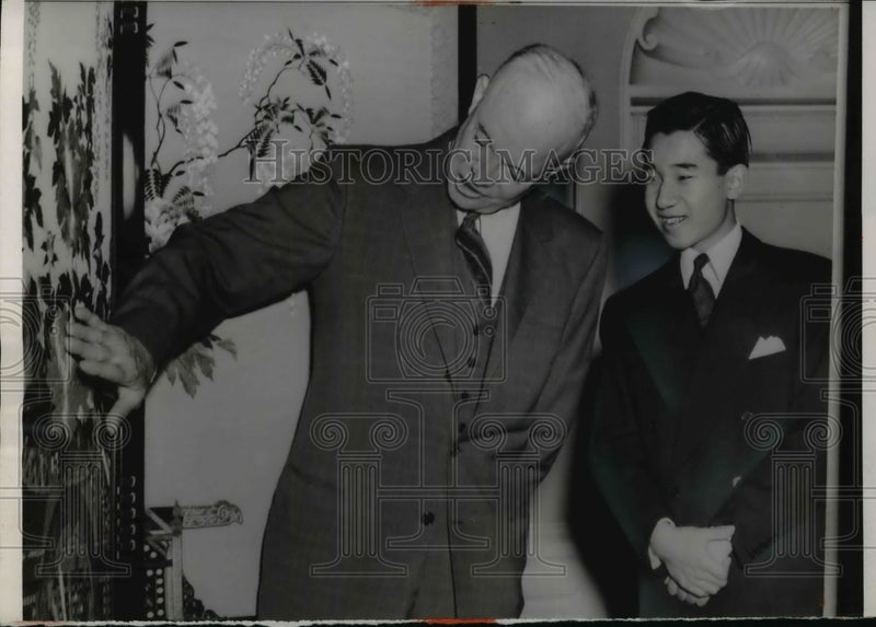 Load image into Gallery viewer, 1953 Press Photo President Eisenhower Examines Gift From Prince Akihato of Japan
