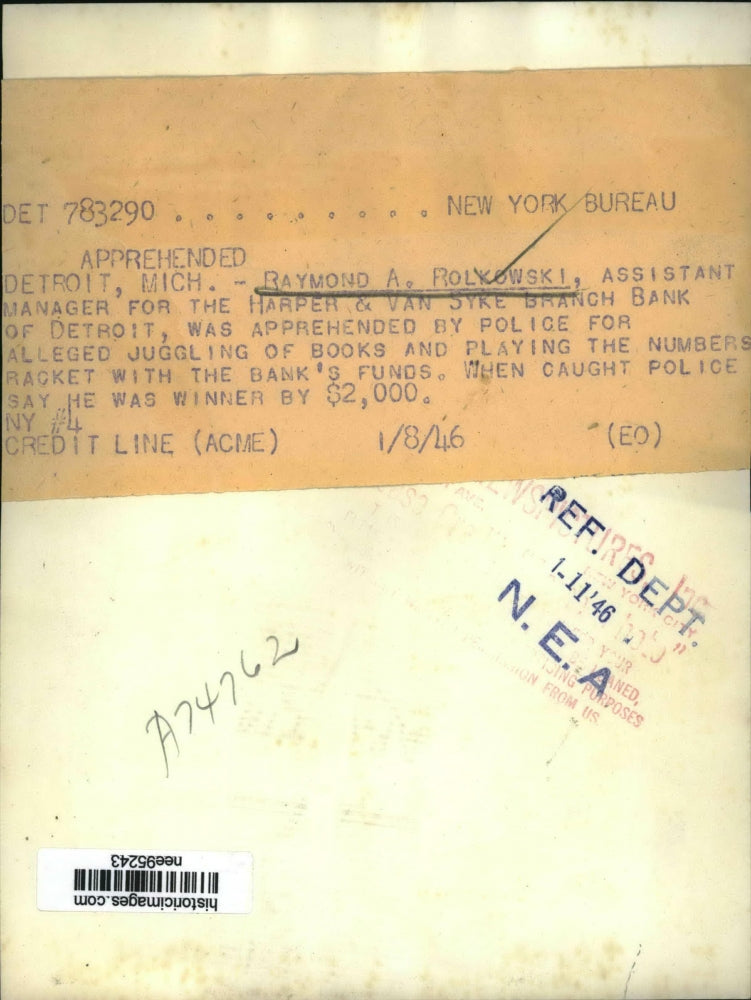 1946 Press Photo Raymond Rolkowski Asst Manager Harper & Van Syke bank branch