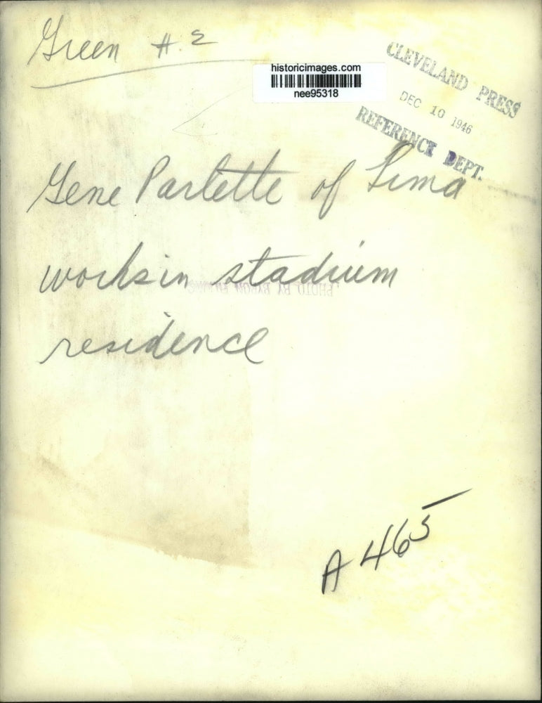 1946 Press Photo Gene Parlette of Lima works in stadium residence - nee95318