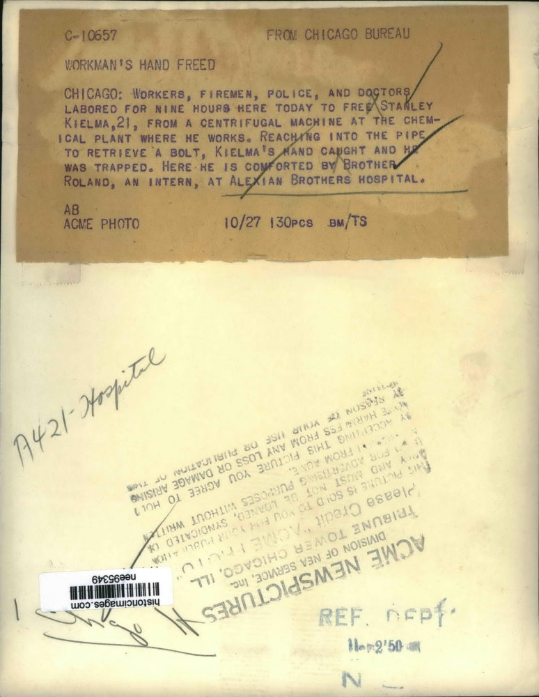 1950 Press Photo Stanley Kielma comforted by his brother Roland - nee95349