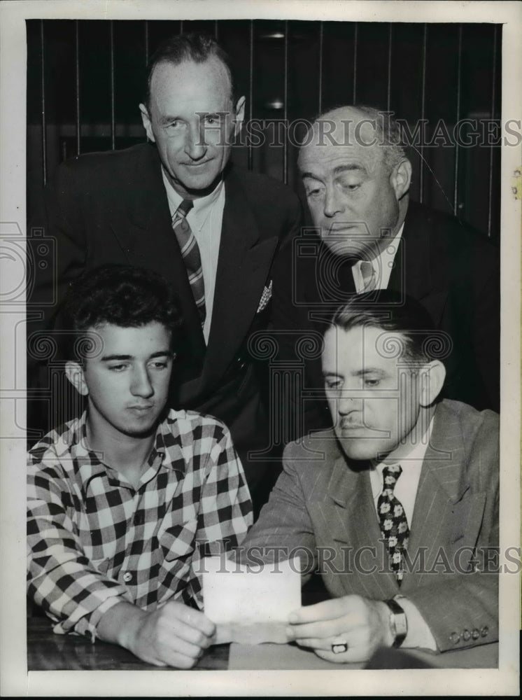 Load image into Gallery viewer, 1943 Press Photo John Pateakos Band Leader testified in Bribery investigation
