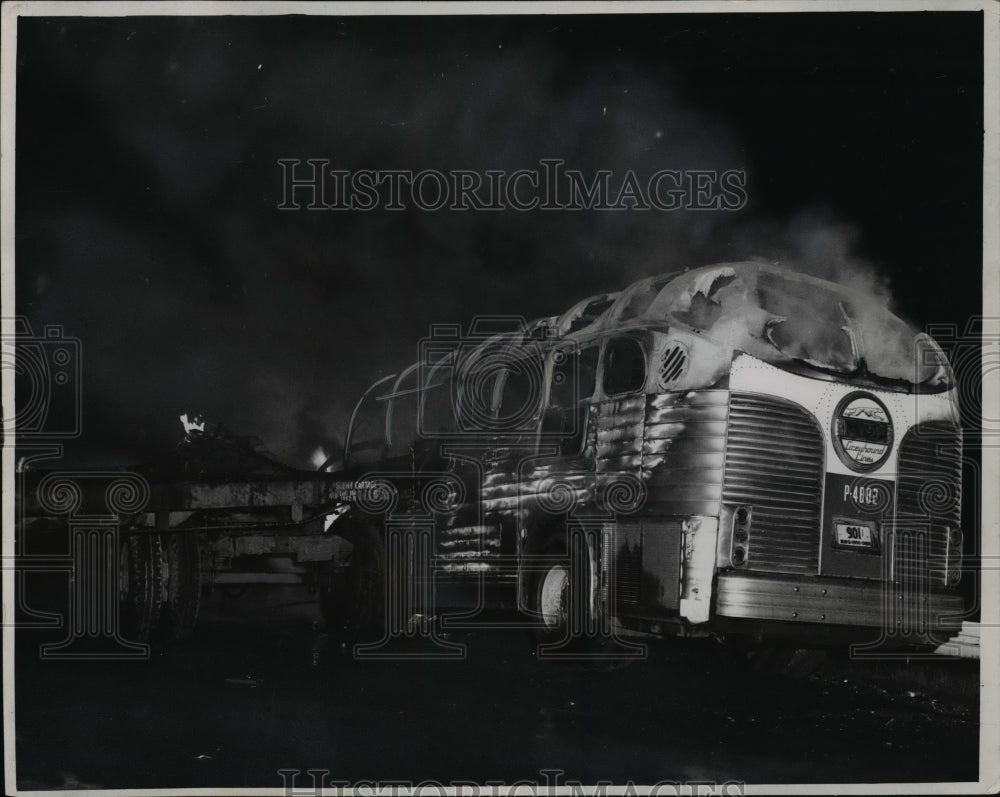 1951 Press Photo Wreckage of Burned Bus - nee96213