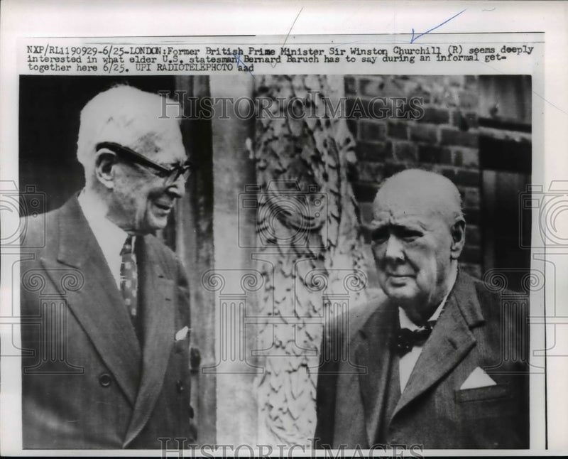 Load image into Gallery viewer, 1959 Press Photo Sir Winston Churchill with U.S Stateman Bernard Baruch

