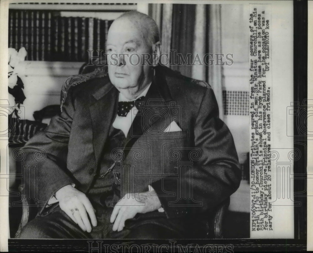 1959 Press Photo Sir Winston Churchill on his 85th Birthday Hyde Park Home