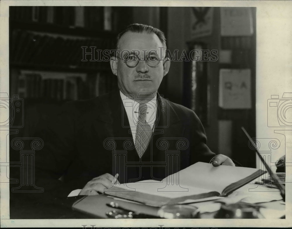 1935 Press Photo Frederick M. Kerby, newspaper Information Service - nee96307