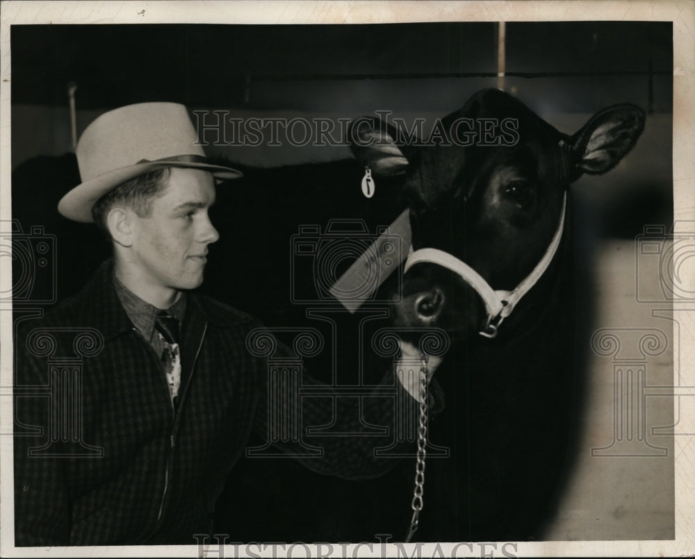 1938 Press Photo Stanley Yoder of West Liberty - nee96745