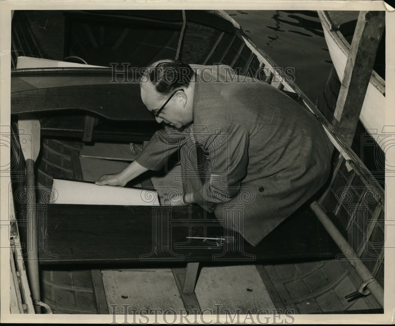 Load image into Gallery viewer, 1955 Press Photo Morris E.Rogart - nee96767
