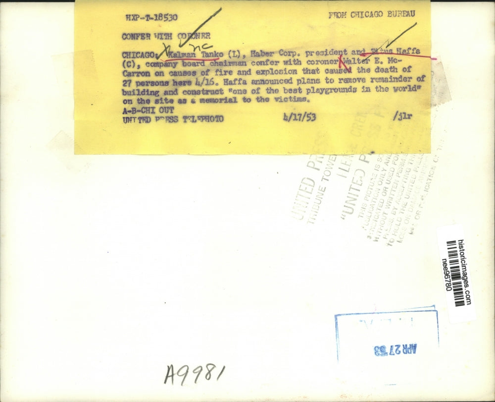 1953 Press Photo Kalma Tanko and Titus Haffa Co. confers with Walter Carron