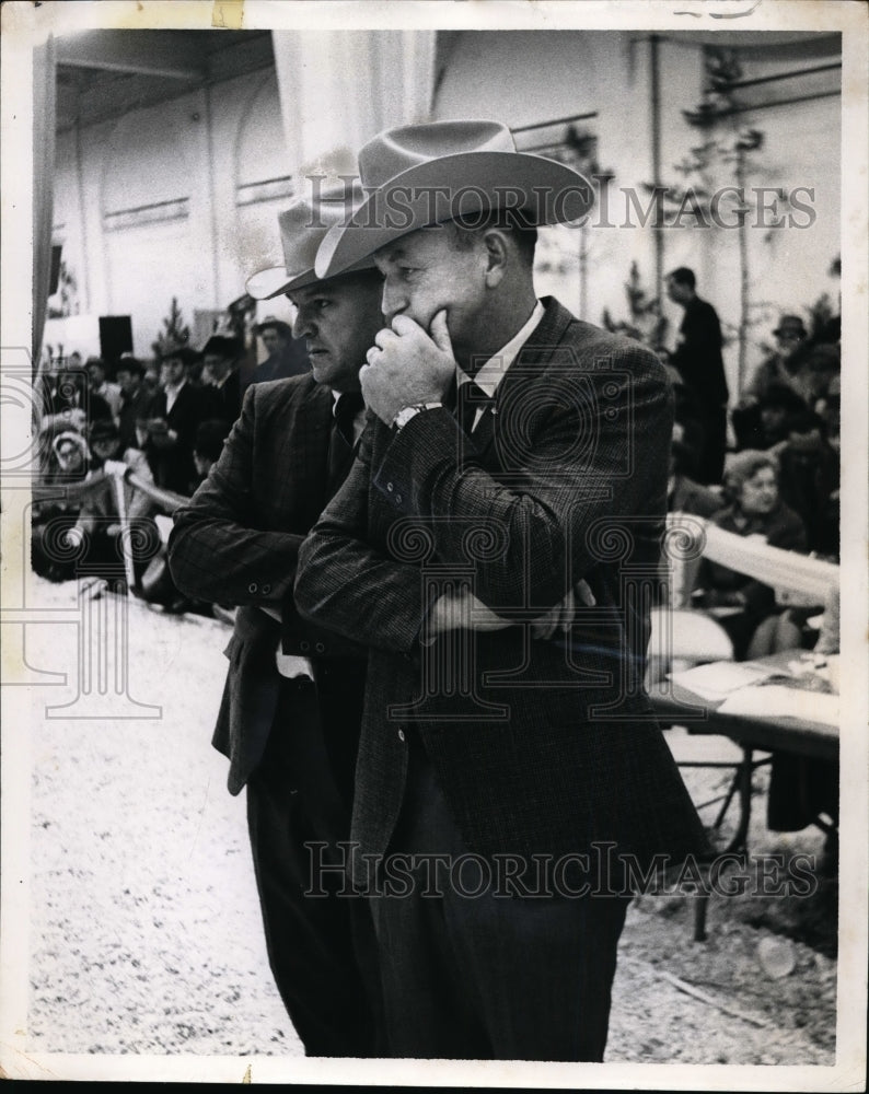 1970 Press Photo Judges Odell Gelvin and Miles Mckee at 47th Natl. Polled Show