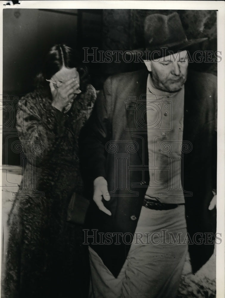 1940 Press Photo Mr and Mrs. G.A. Mitchke stake daughter life on Faith Healer- Historic Images