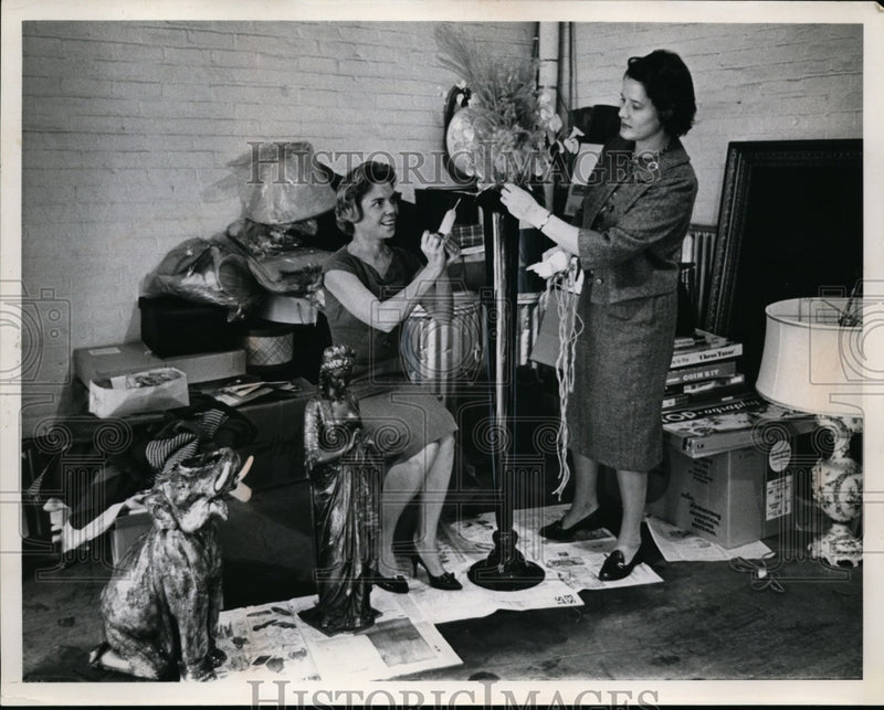 Load image into Gallery viewer, 1961 Press Photo White Elephant Sale - nee97481
