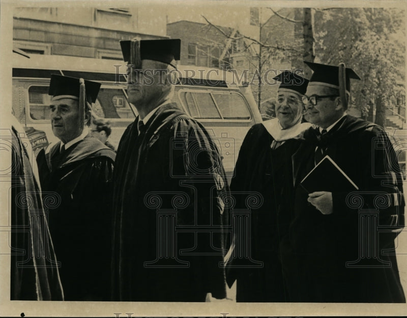 Load image into Gallery viewer, 1968 Press Photo Case Western Reserve UniversitInauguration - nee97492
