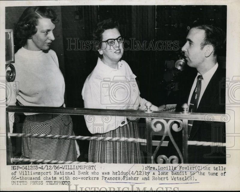 Load image into Gallery viewer, 1956 Press Photo Mrs.Lucille Fowler bank teller held up by lone Bandit
