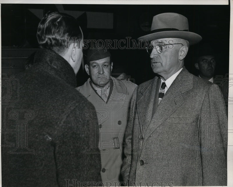 Load image into Gallery viewer, 1946 Press Photo Pres. Harry S.Truman made surprise visit to Grandview Missouri

