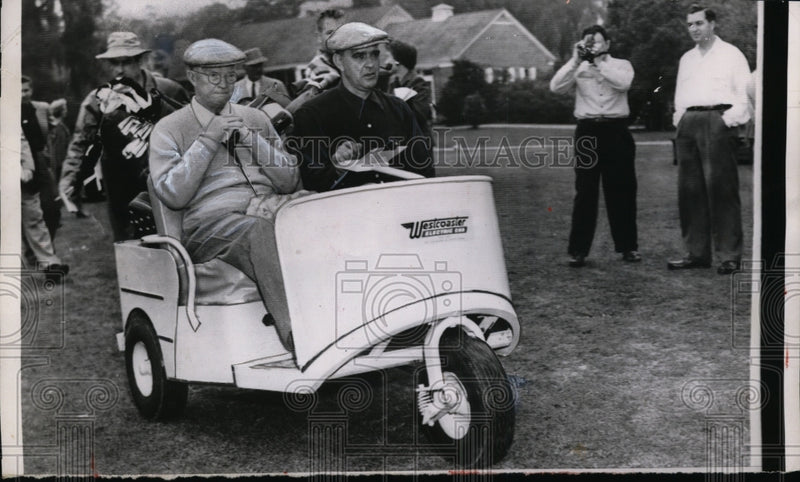 Load image into Gallery viewer, 1956 Press Photo Pres.Eisenhower rides along fairway on G.Len Arvin CC course
