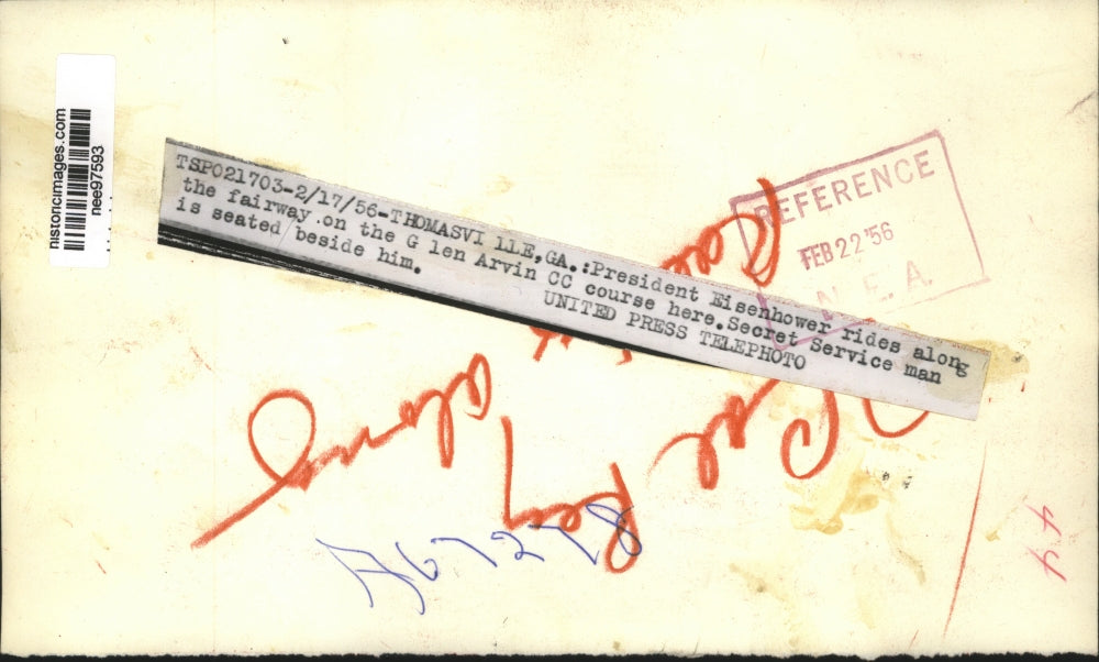 1956 Press Photo Pres.Eisenhower rides along fairway on G.Len Arvin CC course