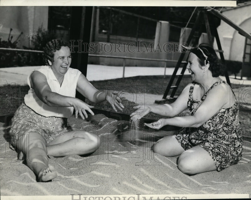 Load image into Gallery viewer, 1938 Press Photo Mothers take a day off and Play in Los Angeles Calif.Playground
