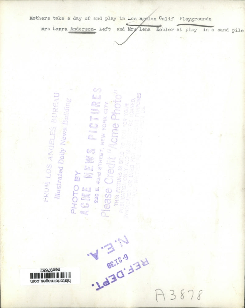 1938 Press Photo Mothers take a day off and Play in Los Angeles Calif.Playground