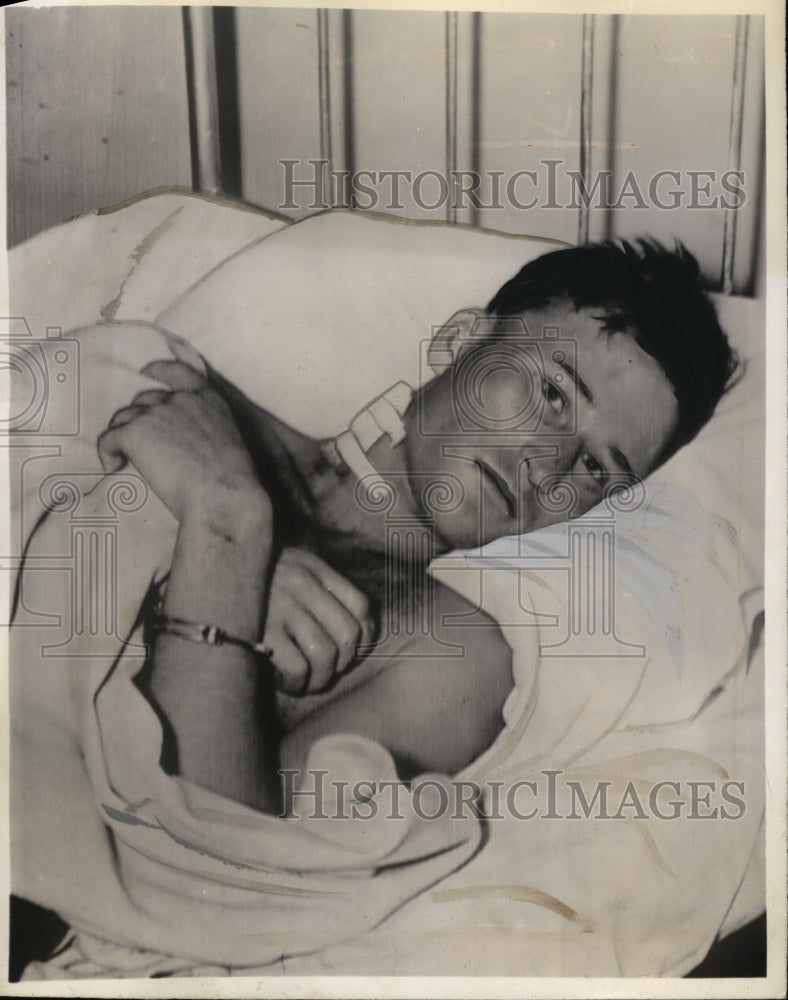 1939 Press Photo Hulen Presley,a convict wounded after killing Nurse