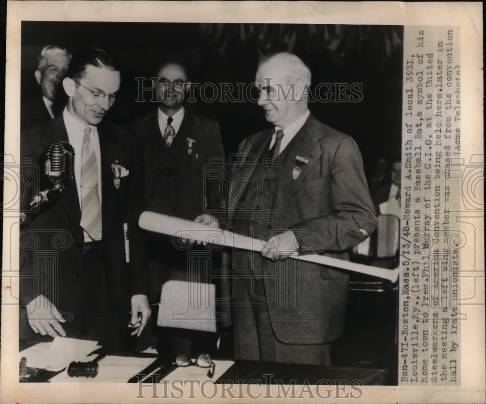 1948 Press Photo Hoard A.Smith of local 3931 Louisville presents a baseball Bat