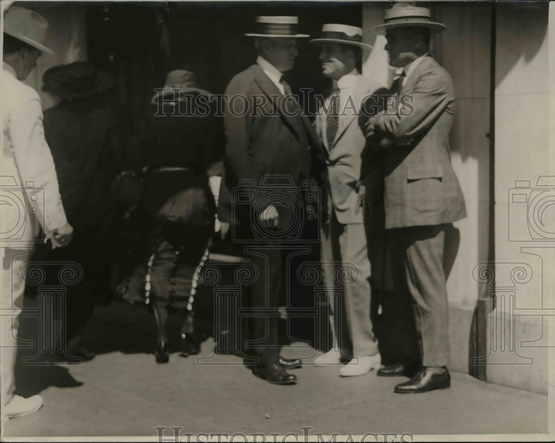 Load image into Gallery viewer, 1920 Press Photo Bur Bruce Kremer, democratic talks with his two Lieutenants
