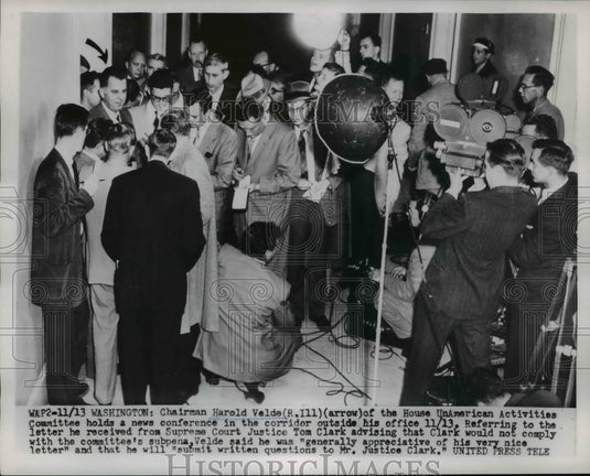 1953 Press Photo Chairman Harold Velde of House UnAmerican holds new conference