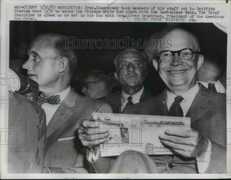 Load image into Gallery viewer, 1957 Press Photo Pres.Eisenhower watched the Chicago White Game - nee98265
