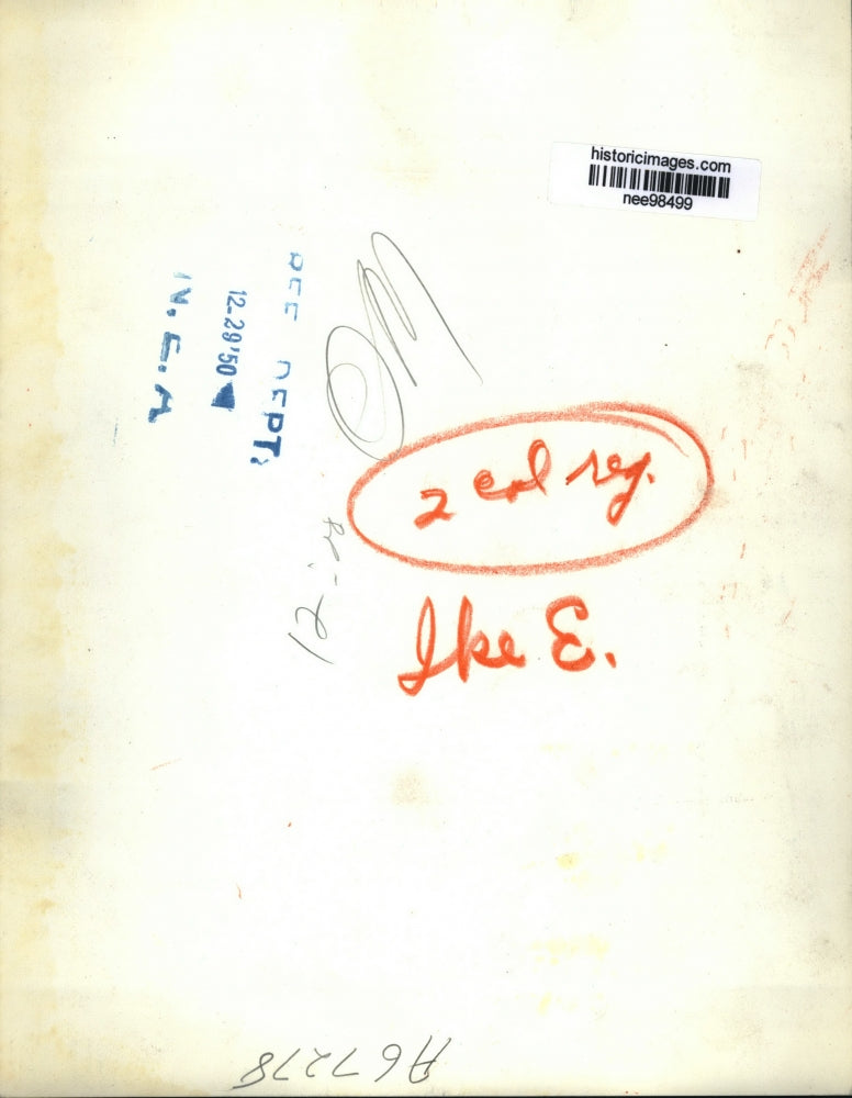 1950 Press Photo Gen.Dwight Eisenhower in Union Station enroute to Denver