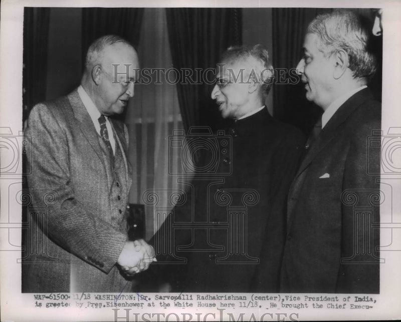 Load image into Gallery viewer, 1954 Press Photo Pres.Eisenhower and India Vice Pres. Sarvopalli Radhakrishnan
