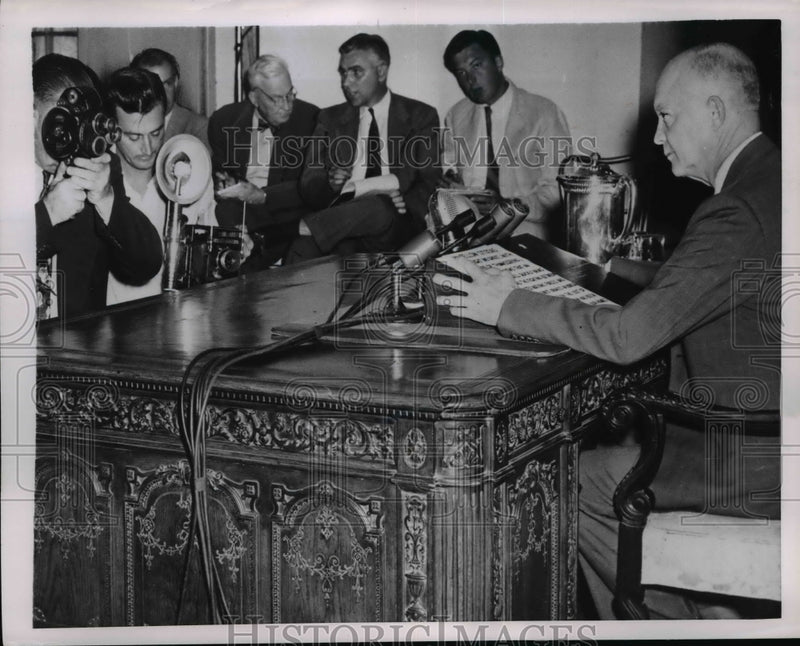 Load image into Gallery viewer, 1953 Press Photo Pres.Dwight Eisenhower in TV Room at the White House
