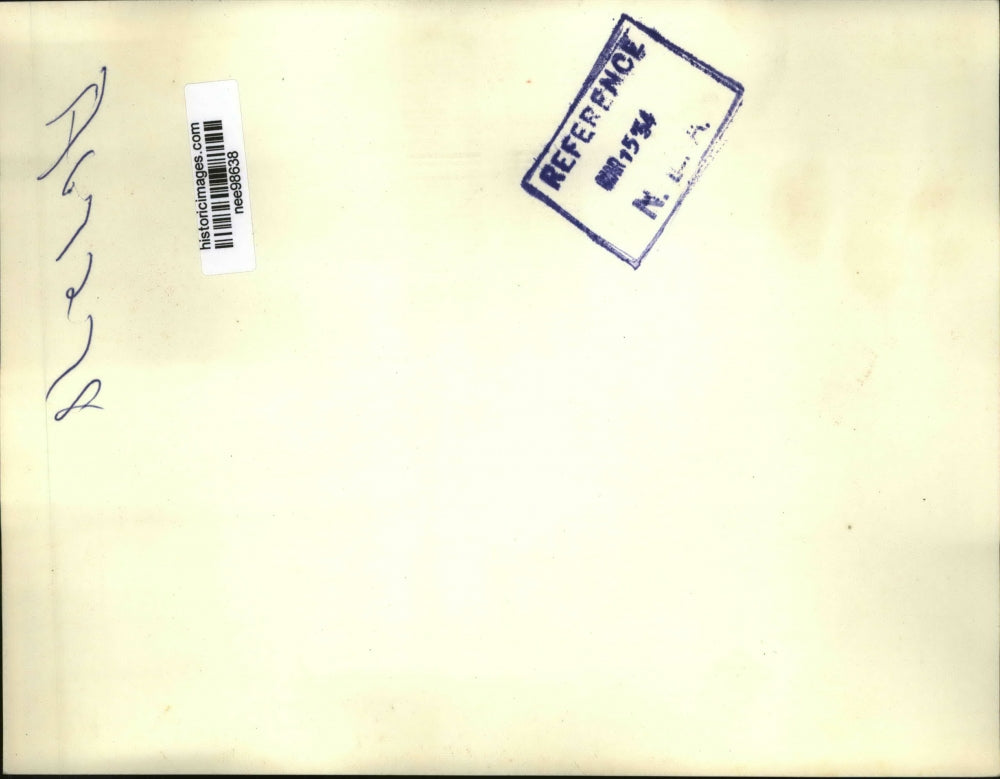 1954 Press Photo Pres.Eisenhower sign endorsement to"Know Your American Week"