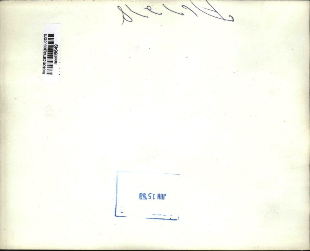 1953 Press Photo Pres.Eisenhower holds a chart with his Cabinet Members