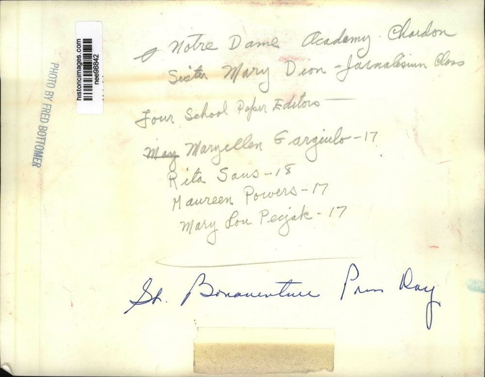 Press Photo Notre Dame Academy Journalism Class and School Paper Editors