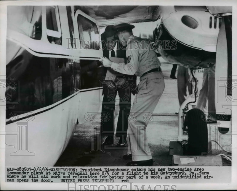 Load image into Gallery viewer, 1955 Press Photo Pres.Eisenhower enter two engine Areo Commander Plane
