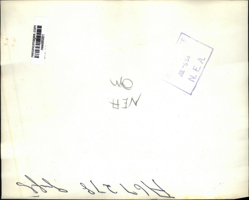 1954 Press Photo Pres.Eisenhower received Czech Doll from Czech Refugees