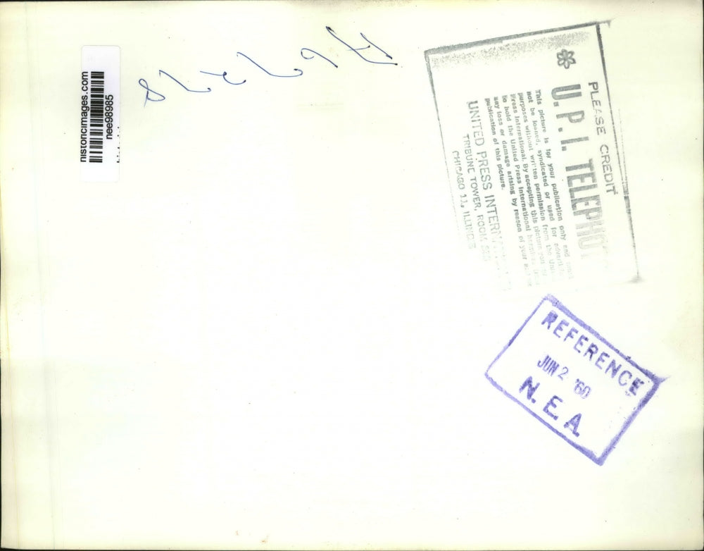 1960 Press Photo Pres.Eisenhower waves from the North Potico of the White House