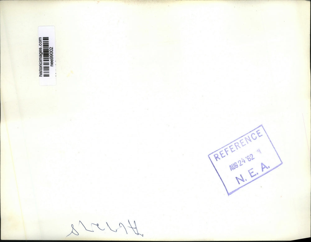 1962 Press Photo Dwight Eisenhower Shields His Eyes at London Press Conference