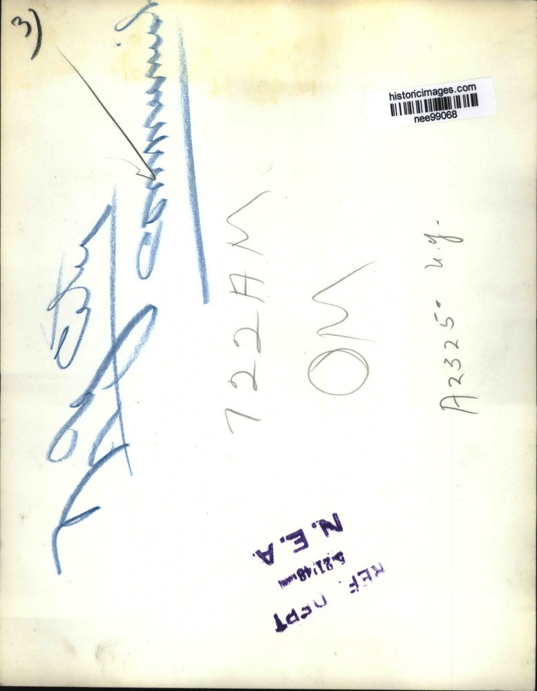 1948 Press Photo Man involved in fighting in front of Roxy Theater arrested