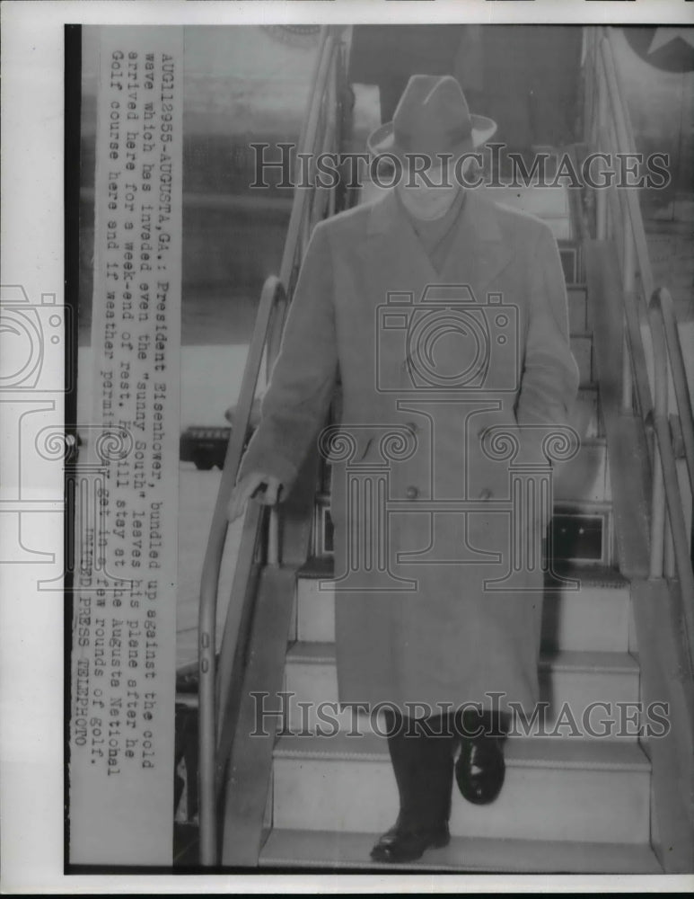 1955 Press Photo Pres.Eisenhower arrived at Augusta Ga. for a weekend rest