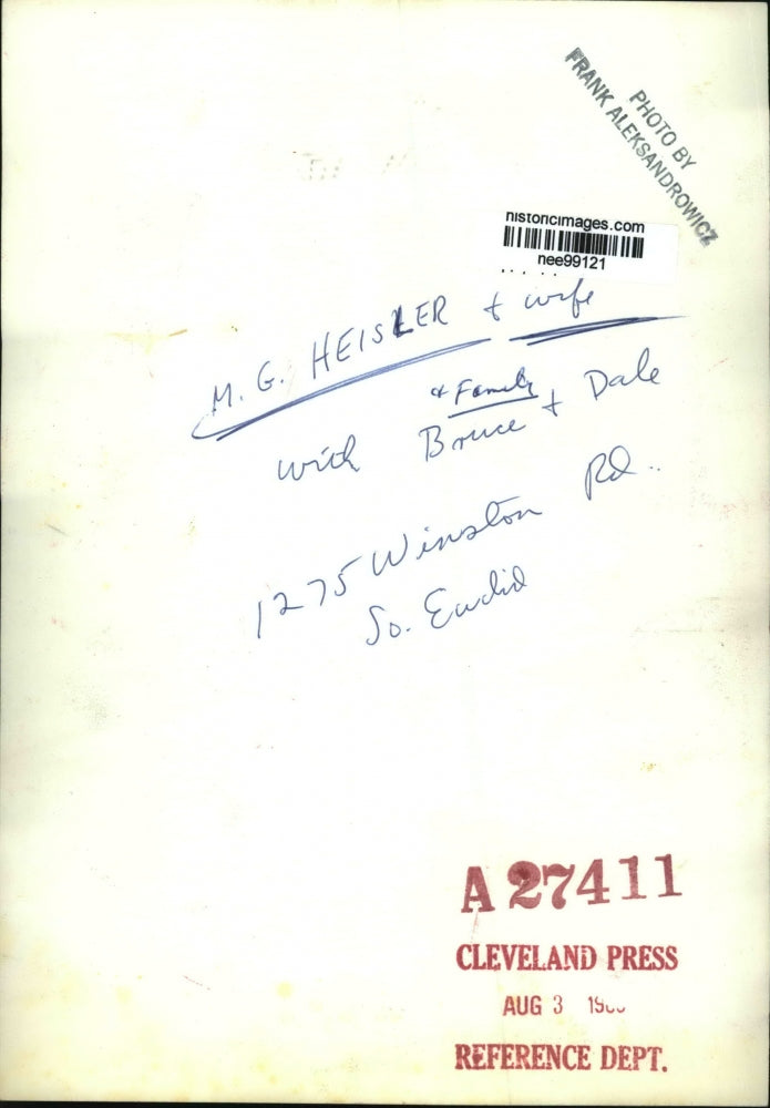 Press Photo M.G. Heisler & Family Beside Wooden Boat - nee99121