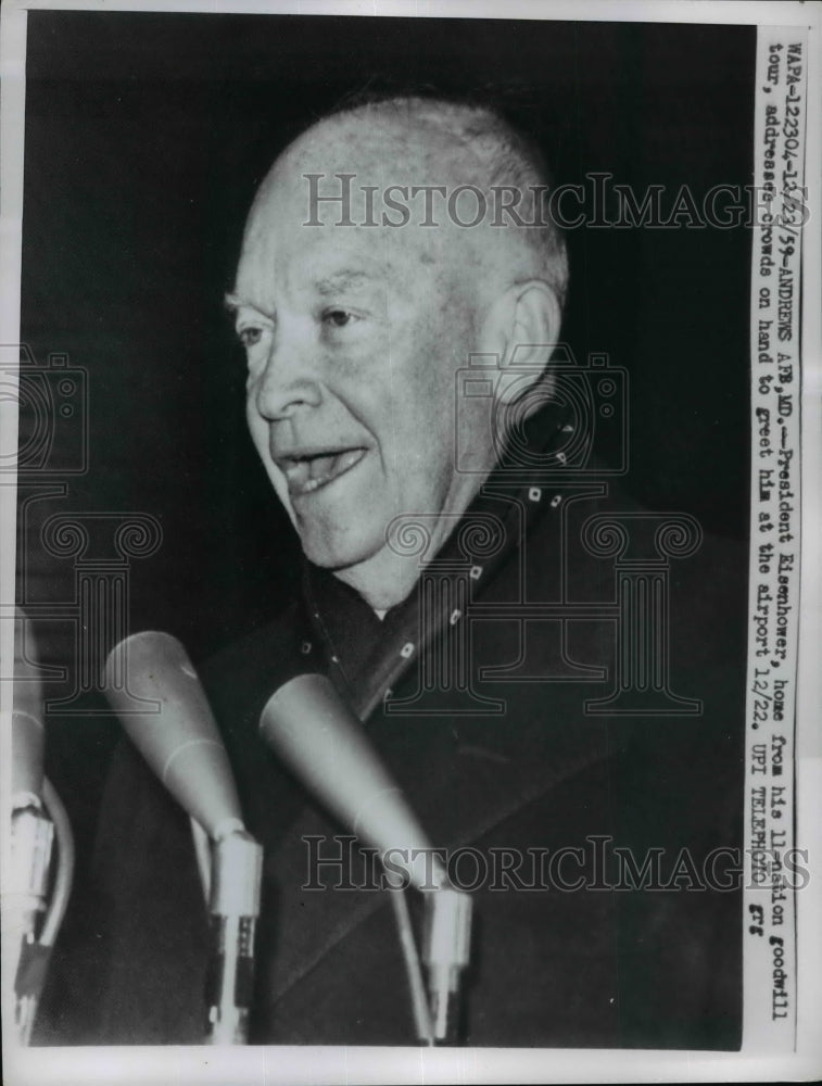 Load image into Gallery viewer, 1959 Press Photo Dwight Eisenhower Addresses Crowds at Andrews Air Force Base
