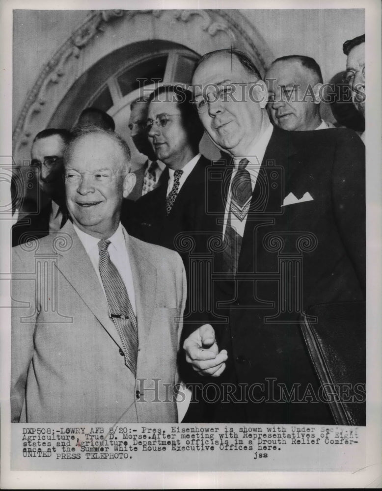 1953 Press Photo Pres. Eisenhower with True D.Morse, Under secy of Agriculture
