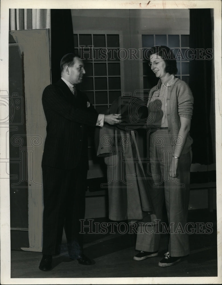 1969 Press Photo Bert Winston and Betty Anne Forbers - nee99465
